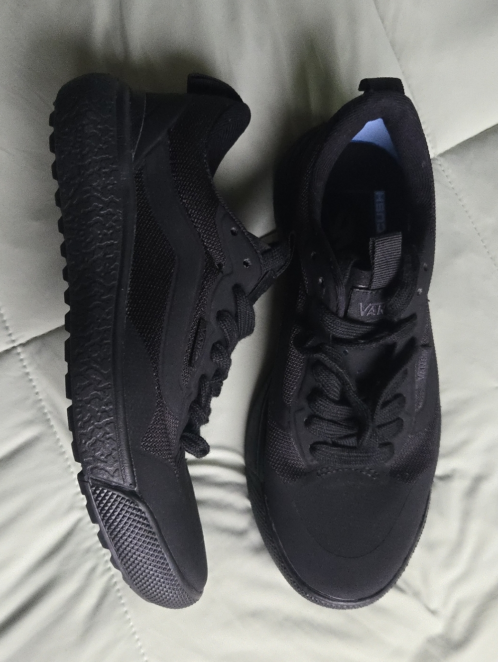 Vans Ultrarange Exo Women Size 5 Blackout Triple Black Uktracush 042026